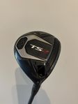 Titleist TS2. Fairwaywood 3. Stiff.