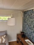 Stor lampa för väggmontage.