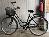 Monark 28” – nyservad, 3 växlar, handbroms + fotbroms 