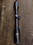 Helia S 4x32 med Husqvarna Vapen logga 