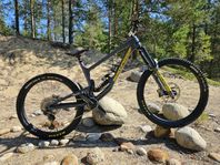 Nukeproof Giga 290 Mullet. 
