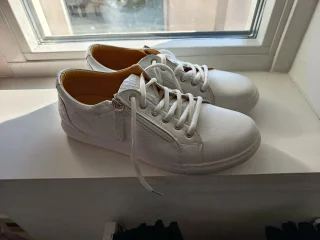 Dasia läderskor strl 41 