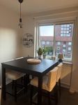 Barbord och barstolar
