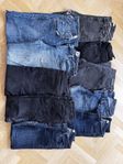 Paket med jeans för återbruk eller reparationen 