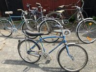 Flera äldre cyklar