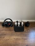 logitech g29, pedaler och växelspak
