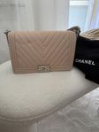 Chanel Chevron Boy/flap Bag New Medium Pink Caviar