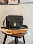 Louis Vuitton Pochette Metis