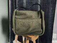 Day et woolen shopper