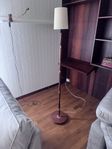 Retro golvlampa med mässingdetaljer