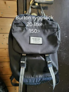 Ryggsäck, vantar, mössa och termobyxor.