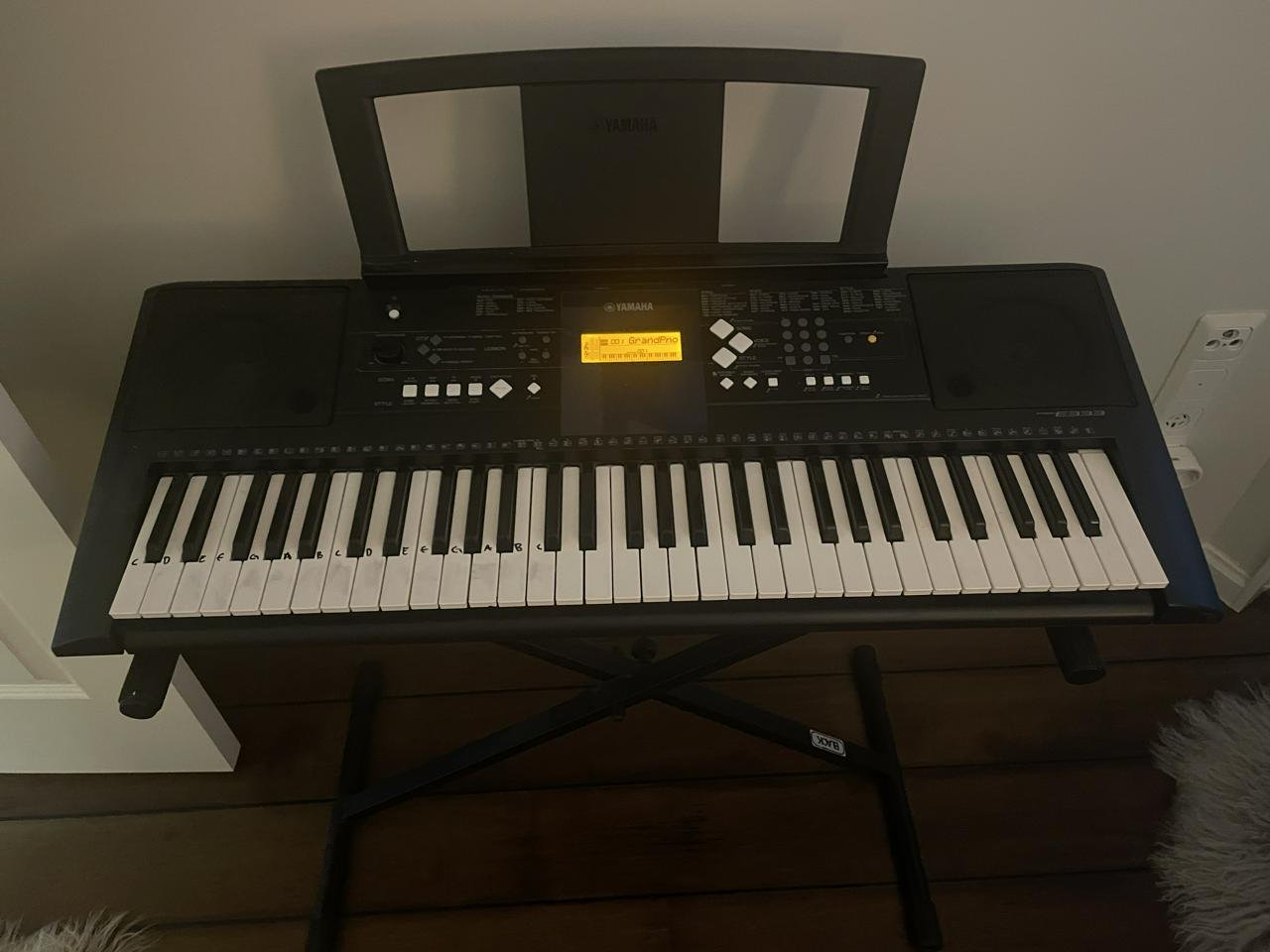 Keyboard Yamaha PSR E333
