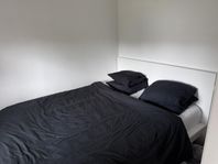 Säljer min säng 160x200 cm – fint skick!