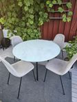 Bord och stolar
