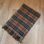Burberry Halsduk! Oanvänd, små slitage