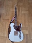Bytes: Fender Telecaster Acoustasonic