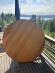 Matbord och stolar i furu