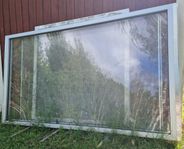 Stora skyltfönster