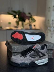 Jordan4 Retro Taupe Haze