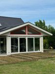 Två nya NorDan NTech Villa fast karm triangelformade fönst