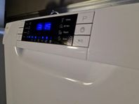 Nästan ny smal diskmaskin av Logic 45 cm bred