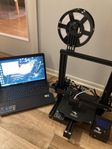 3D skrivare och laptop