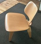 Lounge chair Vitra Eames Plywood Group LCW, naturlig ask