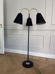 Trearmad golvlampa