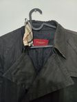 Burberry trenchcoat 