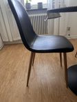 matbord + 4 stolar 