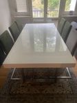Matsalsbord + 6 Stolar