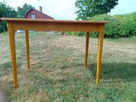 Litet träbord