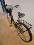 Smidig & bekväm damcykel med tre växlar + reserv delar