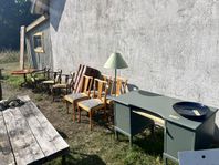 Olika typer av möbler, allt ska bort