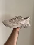 Adidas ozweego sneakers | eu 44 | beige / white