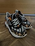 Steve Madden sneakers i fint skick storlek 39