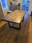 Woodenforge matbord