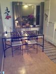 Glasbord och 6st stolar