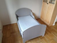 Våra barn har växt och vi säljer barnmöbler mm