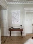 Elegant skrivbord i valnöt – perfekt skick