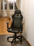 Gamingstol nästan ny