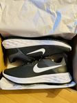 Nike Revolution 6 (mörkgrå) 