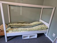 Säng för barn inkl madrass