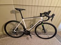 Scott Addict 25 Disc, L/56, Full kolfiber, Shimano 105 -20
