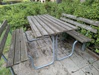 Bortskänkes - picknickbord