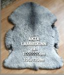 ÄKTA LAMMSKINN GRÅTT NYTT CA. 105 X120CM hämtas idag 