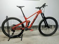 Trek Slash 7 Nyskick + hjälm