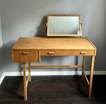 Sminkbord i ekfanér