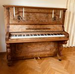 Äldre renoverat piano bortskänkes
