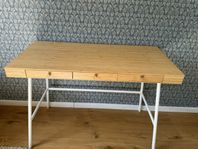 Skrivbord